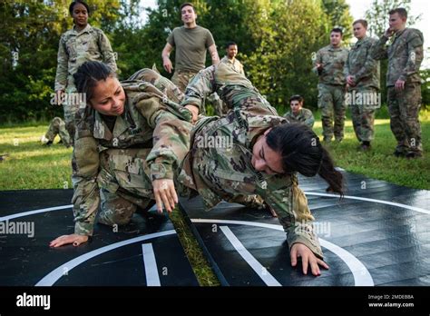 define combative|modern army combatives.